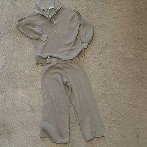 Free People Beach. Xs. So cute, sweater set with crop pants.